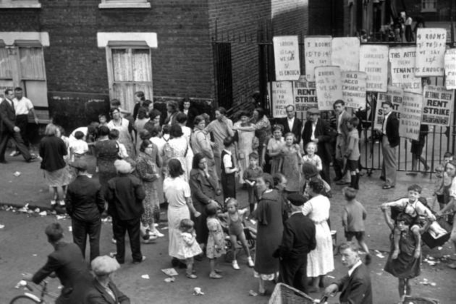 240 families on rent strike in Quinn Square, Bethnal Green, circa 1938